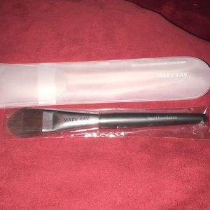Mary Kay Flat Liquid Foundation Brush